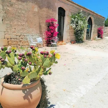 Il Baglio Di Kharrub Rural Guest House